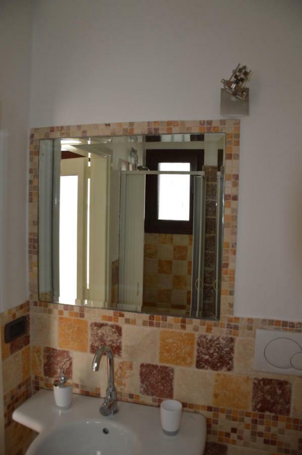 Ostuni 21Mqsuitehomes, Appartamento Con Mini Piscina Privata, Appartamenti Con Vasca Idromassaggio & Appartamenti Standard أوستوني المظهر الخارجي الصورة