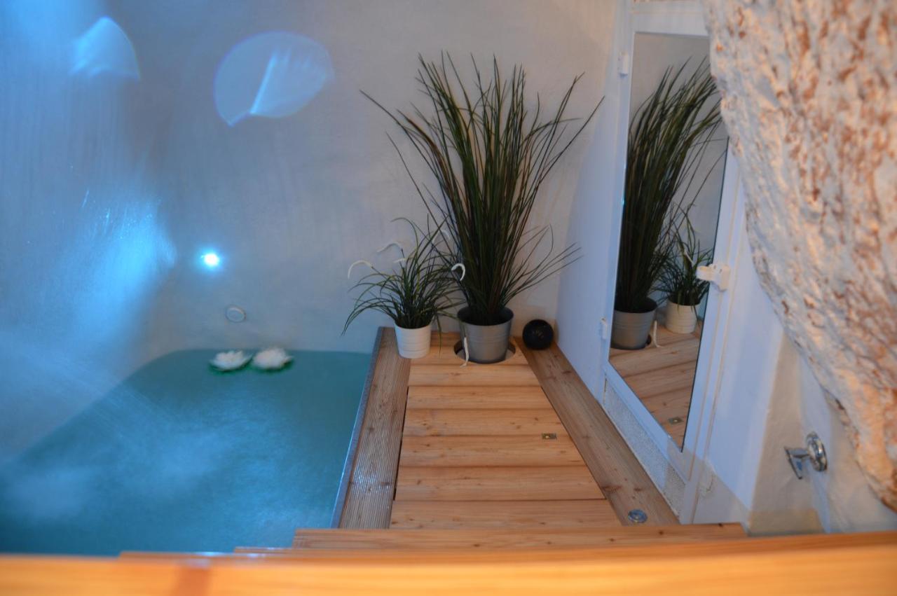 Ostuni 21Mqsuitehomes, Appartamento Con Mini Piscina Privata, Appartamenti Con Vasca Idromassaggio & Appartamenti Standard أوستوني المظهر الخارجي الصورة